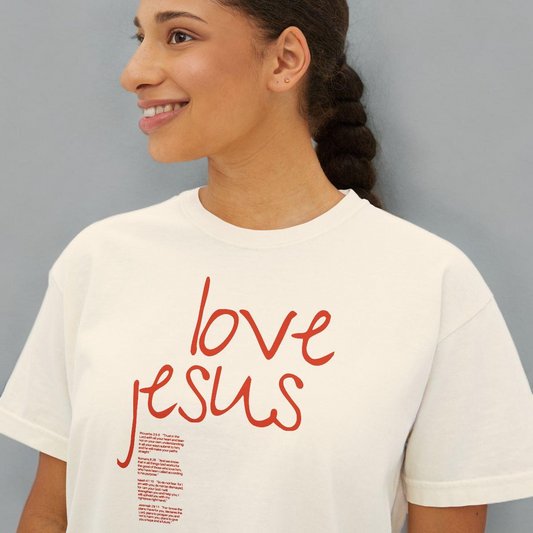LOVE JESUS - BOXY TEE